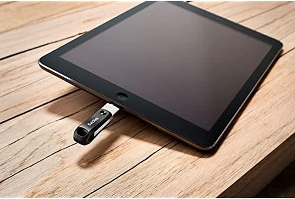 SanDisk 128GB iXpand Flash Drive Go for iPhone and iPad - SDIX60N-128G-GN6NE 128GB Flash Drive