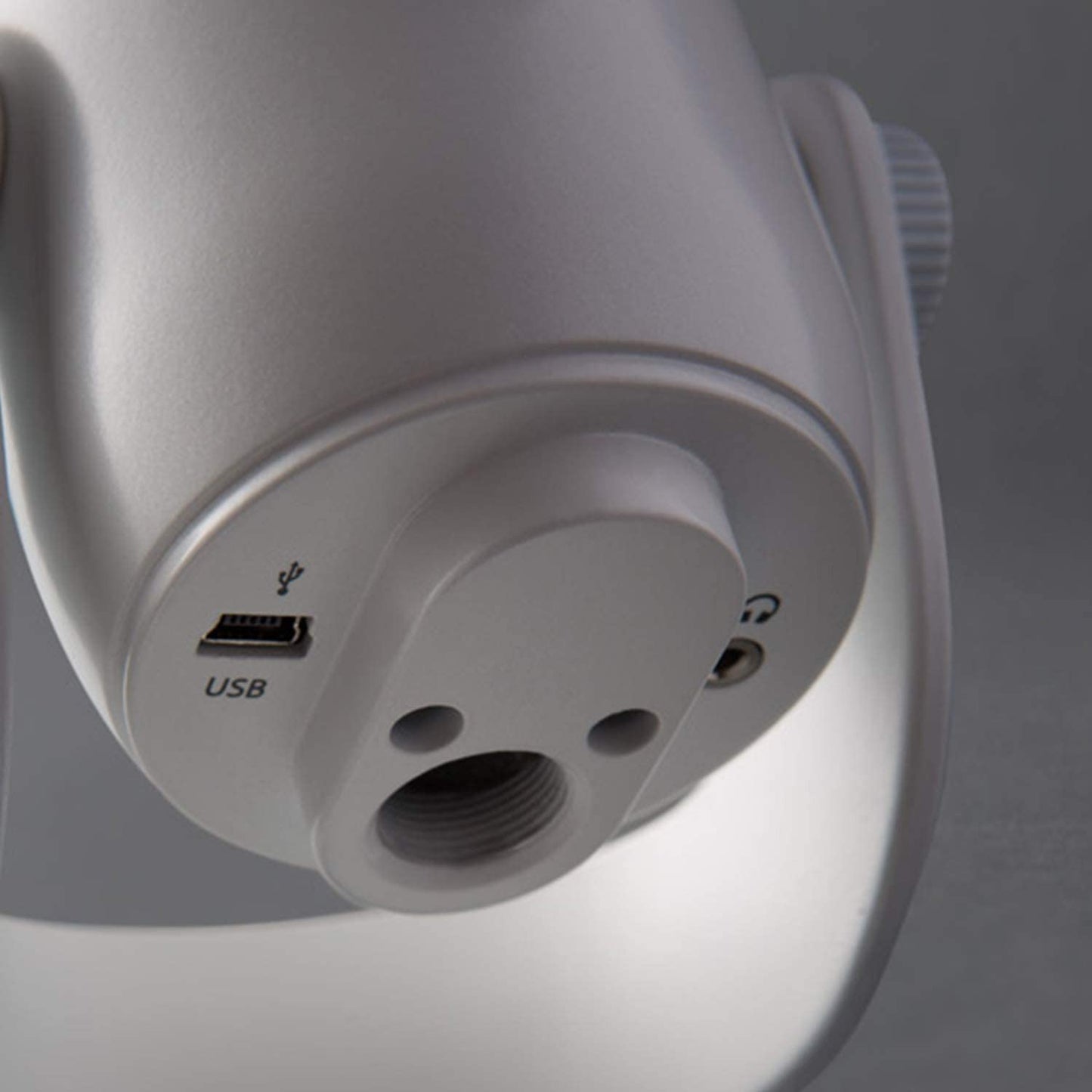 Logitech for Creators Blue Yeti USB Microphone for PC, Podcast, Gaming, Streaming, Studio, Computer Mic - Whiteout