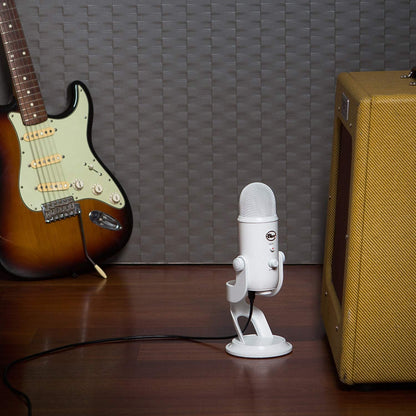 Logitech for Creators Blue Yeti USB Microphone for PC, Podcast, Gaming, Streaming, Studio, Computer Mic - Whiteout