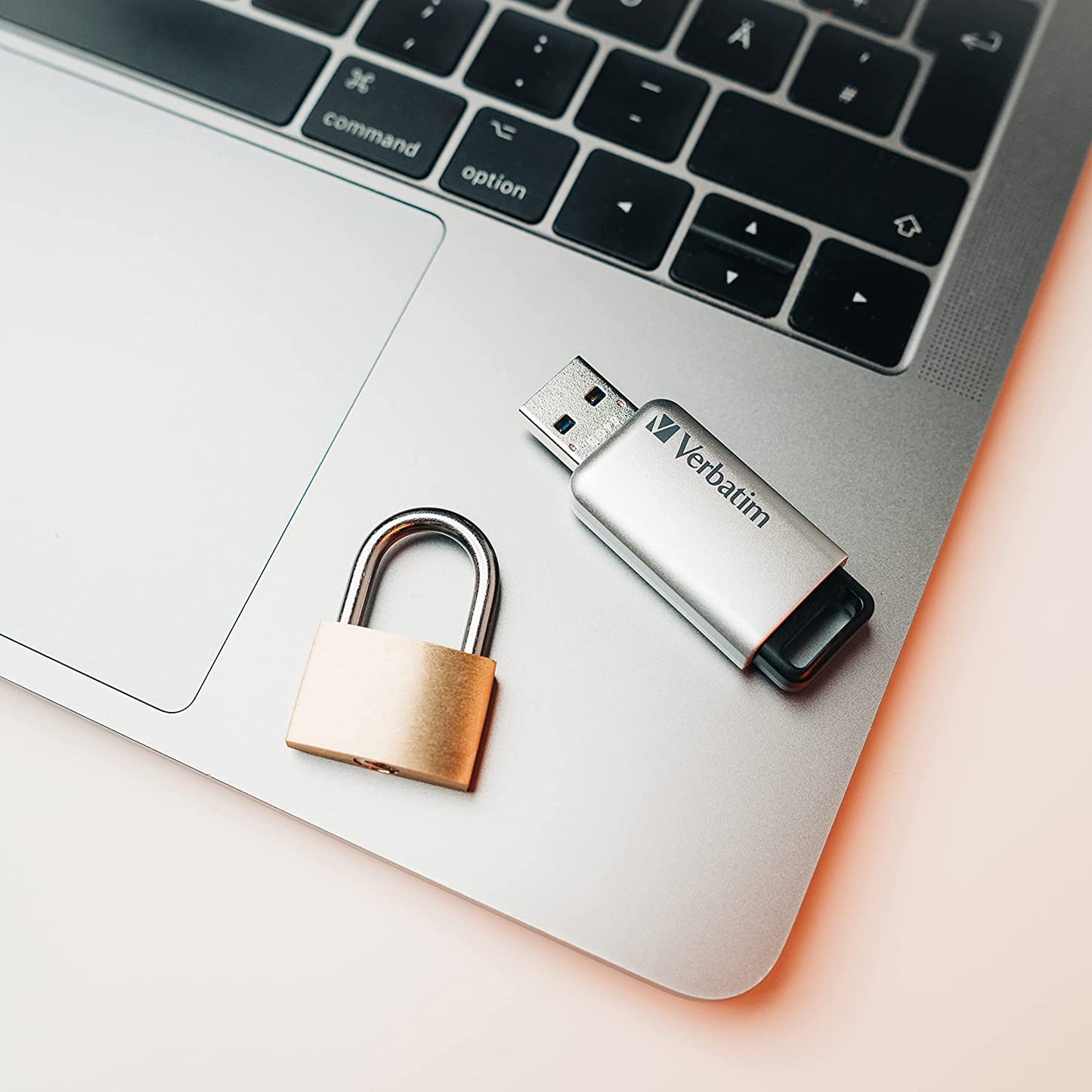 Verbatim 32GB Store'n' Go Secure Pro USB 3.0 Flash Drive with AES 256 Hardware Encryption - Silver