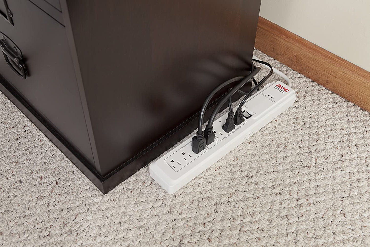 APC 7-Outlet Surge Protector 1020 Joules, SurgeArrest (P7GB),White