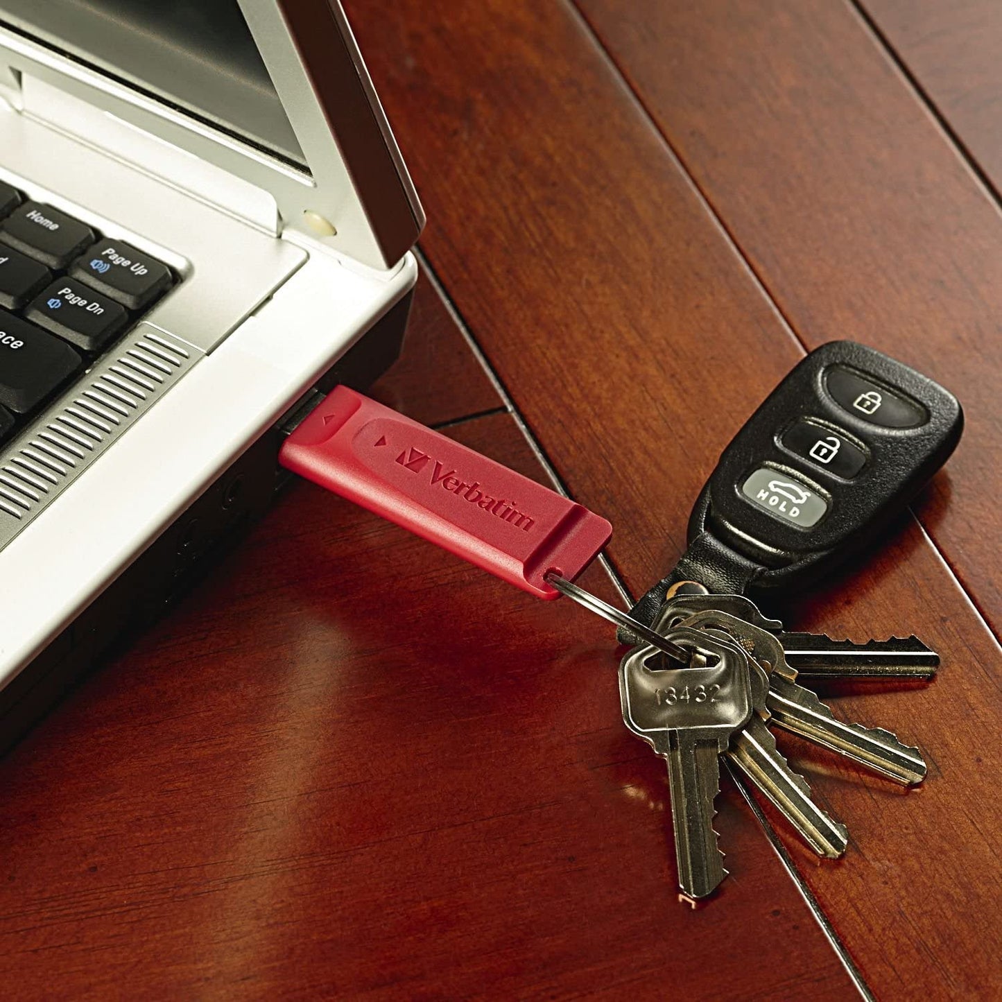 Verbatim 32GB Store 'n' Go USB Flash Drive - PC / Mac Compatible - Red 32 GB