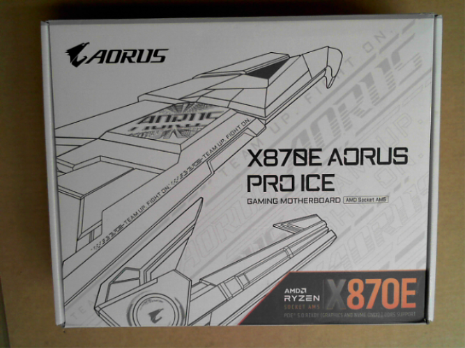 OPEN BOX - GIGABYTE X870E AORUS PRO ICE AMD AM5 LGA 1718 Motherboard, ATX, DDR5, 4X M.2, PCIe 5.0, USB4, WIFI7, 2.5GbE LAN, EZ-Latch, 5-Year Warranty