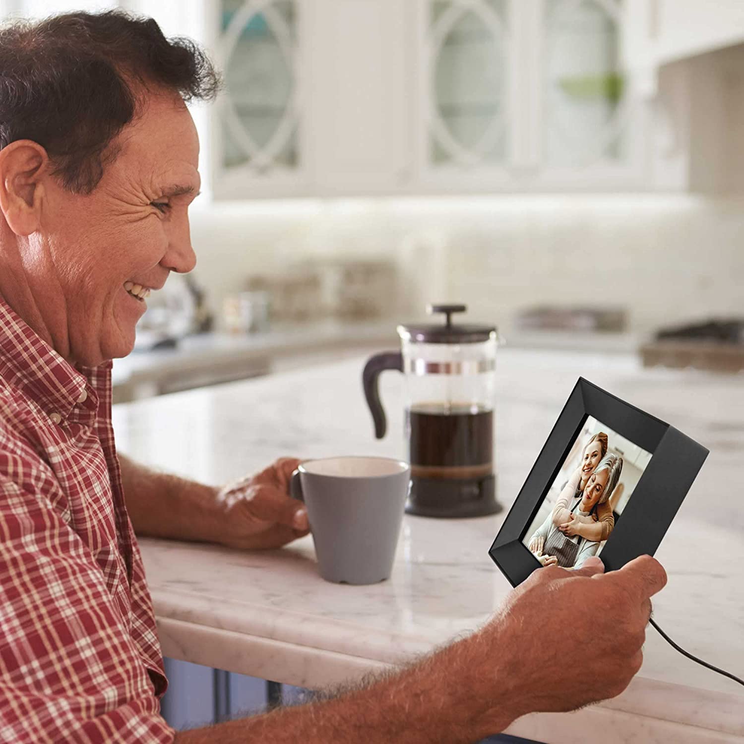 Aluratek 8'' WiFi Touchscreen Digital Photo Frame with Auto Rotation and 16GB Built-in Memory - AWS08F, Black 8 Inch - Dealtargets.com